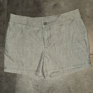 Magellan Outdoors Women's Light Gray Shorts